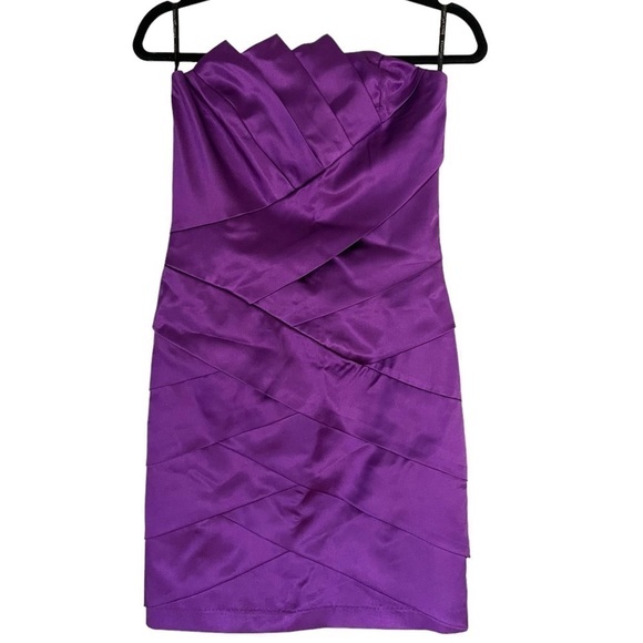 Jessica McClintock Dresses & Skirts - jessica McClintock Strapless Fan Tiered Dress